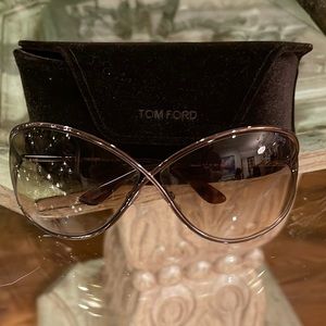 Pre-loved Tom Ford TF 130 Miranda sunglasses. Comes with a case and dust cloth.